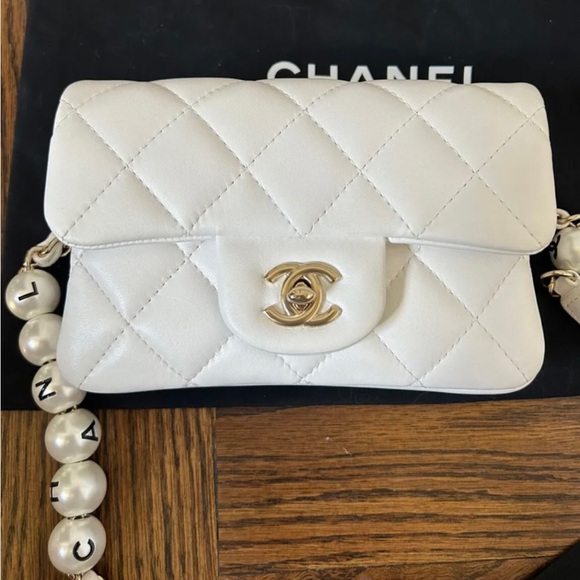 White Chanel butter soft leather in beautiful condition - Picture 4 of 12